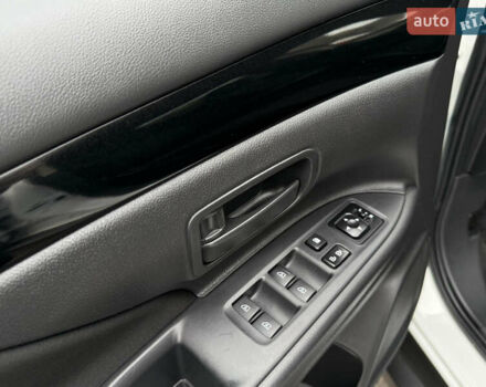 Білий Міцубісі Аутлендер, об'ємом двигуна 2 л та пробігом 63 тис. км за 20800 $, фото 16 на Automoto.ua