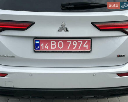 Білий Міцубісі Аутлендер, об'ємом двигуна 2.5 л та пробігом 62 тис. км за 28300 $, фото 39 на Automoto.ua