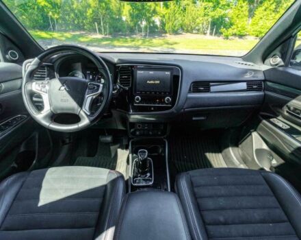 Білий Міцубісі Аутлендер, об'ємом двигуна 2.4 л та пробігом 28 тис. км за 12000 $, фото 8 на Automoto.ua