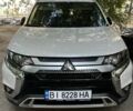 Белый Мицубиси Аутлендер, объемом двигателя 2.4 л и пробегом 15 тыс. км за 28990 $, фото 1 на Automoto.ua