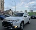 Белый Мицубиси Аутлендер, объемом двигателя 2 л и пробегом 2 тыс. км за 24500 $, фото 1 на Automoto.ua