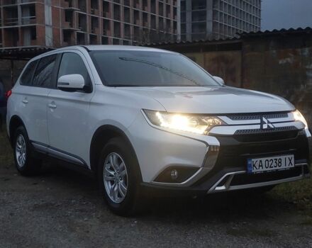 Білий Міцубісі Аутлендер, об'ємом двигуна 2 л та пробігом 78 тис. км за 19800 $, фото 3 на Automoto.ua