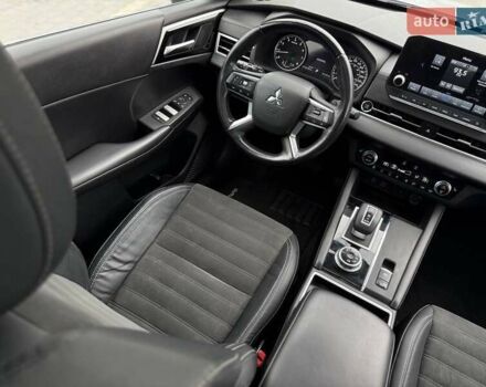 Белый Мицубиси Аутлендер, объемом двигателя 2.49 л и пробегом 70 тыс. км за 25500 $, фото 26 на Automoto.ua