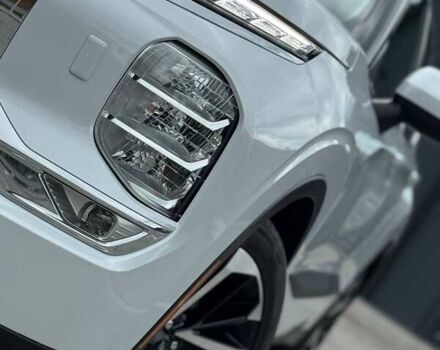 Белый Мицубиси Аутлендер, объемом двигателя 2.49 л и пробегом 70 тыс. км за 25500 $, фото 4 на Automoto.ua