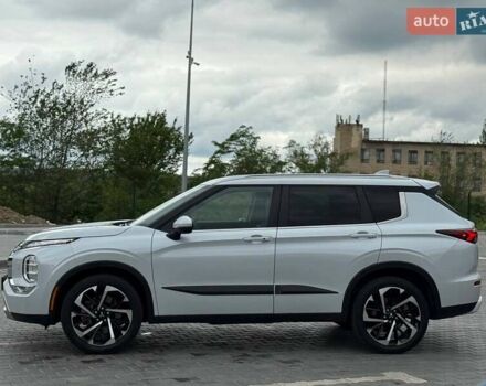 Белый Мицубиси Аутлендер, объемом двигателя 2.49 л и пробегом 70 тыс. км за 24900 $, фото 7 на Automoto.ua