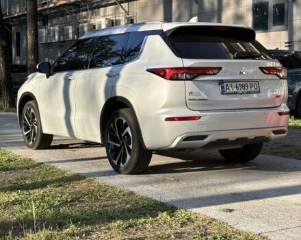 Белый Мицубиси Аутлендер, объемом двигателя 2.5 л и пробегом 69 тыс. км за 28200 $, фото 1 на Automoto.ua