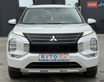 Белый Мицубиси Аутлендер, объемом двигателя 2.49 л и пробегом 70 тыс. км за 25500 $, фото 6 на Automoto.ua