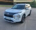 Белый Мицубиси Аутлендер, объемом двигателя 2.49 л и пробегом 67 тыс. км за 26000 $, фото 1 на Automoto.ua