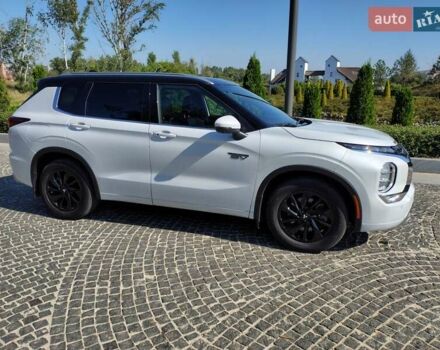 Белый Мицубиси Аутлендер, объемом двигателя 2.36 л и пробегом 43 тыс. км за 34300 $, фото 5 на Automoto.ua