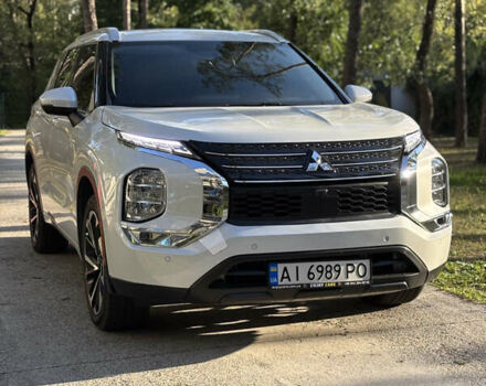 Білий Міцубісі Аутлендер, об'ємом двигуна 2.49 л та пробігом 68 тис. км за 28200 $, фото 1 на Automoto.ua