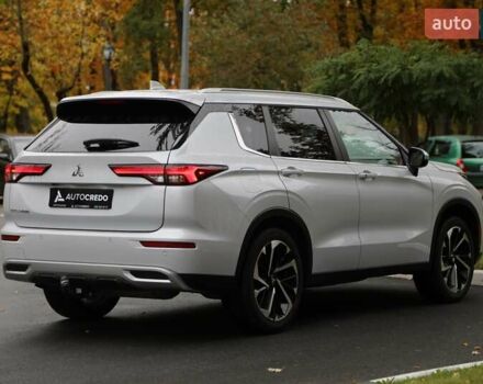 Міцубісі Аутлендер 2022 у Харкові на Automoto.ua Білий Міцубісі Аутлендер, об'ємом двигуна 2.49 л та пробігом 18 тис. км за 30500 $, фото 3 на Automoto.ua