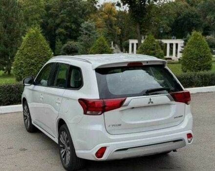 Міцубісі Аутлендер 2022 у Одесі на Automoto.ua Білий Міцубісі Аутлендер, об'ємом двигуна 0 л та пробігом 21 тис. км за 22000 $, фото 10 на Automoto.ua