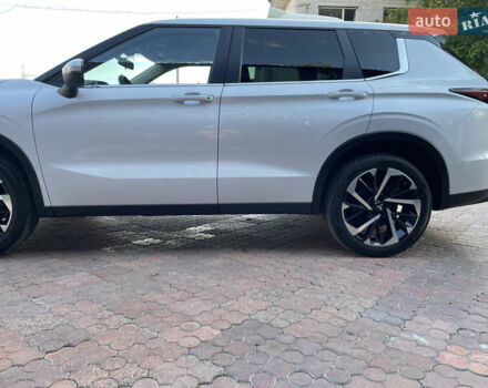 Белый Мицубиси Аутлендер, объемом двигателя 2.49 л и пробегом 62 тыс. км за 25000 $, фото 6 на Automoto.ua