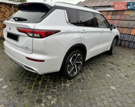 Білий Міцубісі Аутлендер, об'ємом двигуна 2.49 л та пробігом 22 тис. км за 26500 $, фото 2 на Automoto.ua