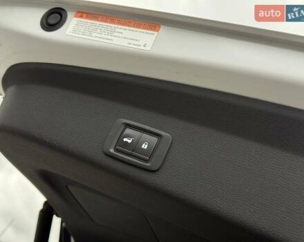 Белый Мицубиси Аутлендер, объемом двигателя 2.49 л и пробегом 70 тыс. км за 25500 $, фото 37 на Automoto.ua