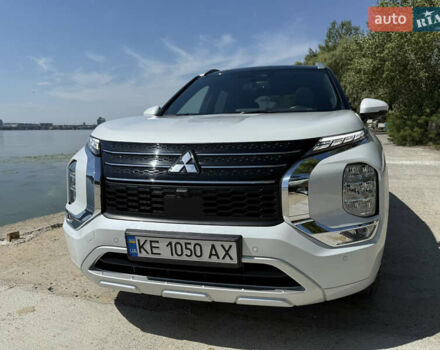 Мицубиси Аутлендер 2022 в Днепре (Днепропетровске) на Automoto.ua Белый Мицубиси Аутлендер, объемом двигателя 2.36 л и пробегом 44 тыс. км за 37300 $, фото 23 на Automoto.ua