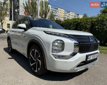 Мицубиси Аутлендер 2022 в Днепре (Днепропетровске) на Automoto.ua Белый Мицубиси Аутлендер, объемом двигателя 2.36 л и пробегом 44 тыс. км за 37300 $, фото 8 на Automoto.ua