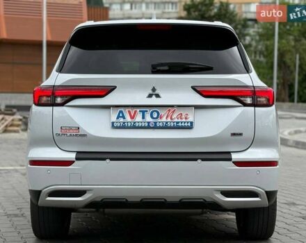 Белый Мицубиси Аутлендер, объемом двигателя 2.49 л и пробегом 70 тыс. км за 25500 $, фото 9 на Automoto.ua