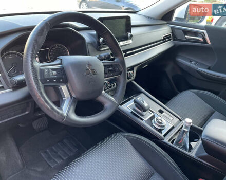 Белый Мицубиси Аутлендер, объемом двигателя 2.49 л и пробегом 62 тыс. км за 25000 $, фото 11 на Automoto.ua