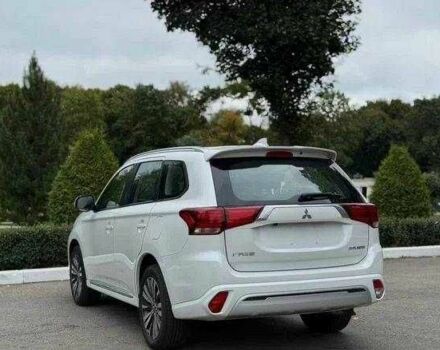 Міцубісі Аутлендер 2022 у Одесі на Automoto.ua Білий Міцубісі Аутлендер, об'ємом двигуна 0 л та пробігом 21 тис. км за 22000 $, фото 9 на Automoto.ua