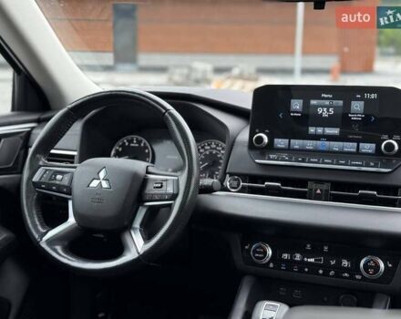 Білий Міцубісі Аутлендер, об'ємом двигуна 2.49 л та пробігом 70 тис. км за 25000 $, фото 28 на Automoto.ua
