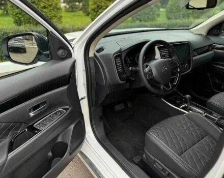 Міцубісі Аутлендер 2022 у Одесі на Automoto.ua Білий Міцубісі Аутлендер, об'ємом двигуна 0 л та пробігом 21 тис. км за 22000 $, фото 20 на Automoto.ua