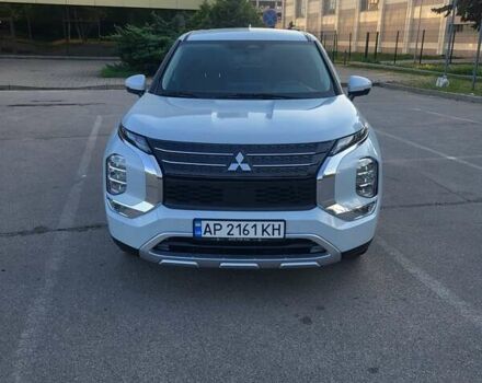 Белый Мицубиси Аутлендер, объемом двигателя 2.49 л и пробегом 67 тыс. км за 26000 $, фото 1 на Automoto.ua