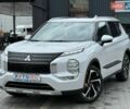 Белый Мицубиси Аутлендер, объемом двигателя 2.49 л и пробегом 70 тыс. км за 25800 $, фото 1 на Automoto.ua