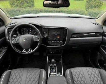 Міцубісі Аутлендер 2022 у Одесі на Automoto.ua Білий Міцубісі Аутлендер, об'ємом двигуна 0 л та пробігом 21 тис. км за 22000 $, фото 18 на Automoto.ua