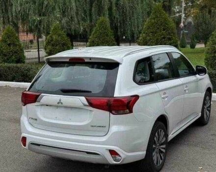 Міцубісі Аутлендер 2022 у Одесі на Automoto.ua Білий Міцубісі Аутлендер, об'ємом двигуна 0 л та пробігом 21 тис. км за 22000 $, фото 7 на Automoto.ua