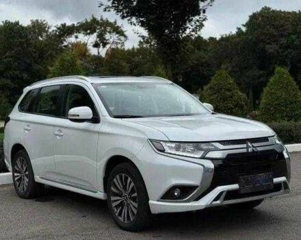 Міцубісі Аутлендер 2022 у Одесі на Automoto.ua Білий Міцубісі Аутлендер, об'ємом двигуна 0 л та пробігом 21 тис. км за 22000 $, фото 2 на Automoto.ua