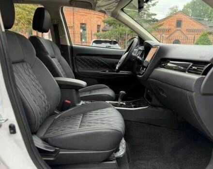 Міцубісі Аутлендер 2022 у Одесі на Automoto.ua Білий Міцубісі Аутлендер, об'ємом двигуна 0 л та пробігом 21 тис. км за 22000 $, фото 22 на Automoto.ua