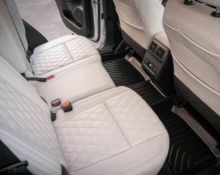 Белый Мицубиси Аутлендер, объемом двигателя 2.4 л и пробегом 30 тыс. км за 14000 $, фото 9 на Automoto.ua