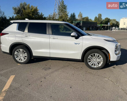 Белый Мицубиси Аутлендер, объемом двигателя 2.36 л и пробегом 33 тыс. км за 34600 $, фото 19 на Automoto.ua