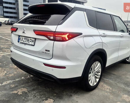 Белый Мицубиси Аутлендер, объемом двигателя 2.36 л и пробегом 33 тыс. км за 34600 $, фото 15 на Automoto.ua