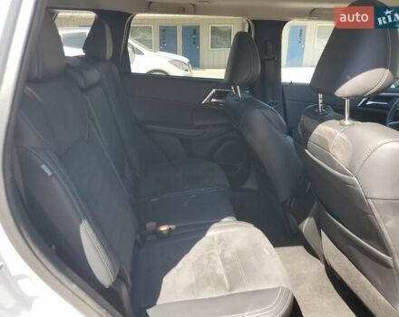 Белый Мицубиси Аутлендер, объемом двигателя 2.49 л и пробегом 43 тыс. км за 14318 $, фото 8 на Automoto.ua