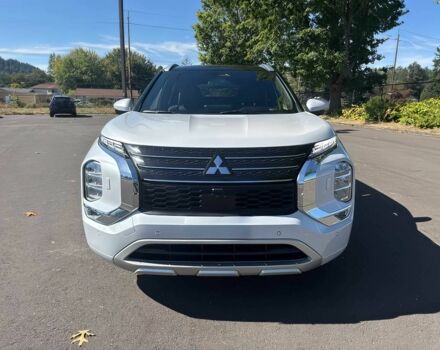 Белый Мицубиси Аутлендер, объемом двигателя 0 л и пробегом 24 тыс. км за 18500 $, фото 1 на Automoto.ua