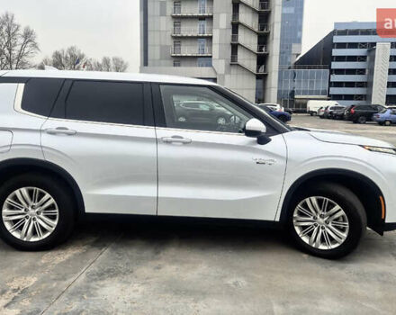 Белый Мицубиси Аутлендер, объемом двигателя 2.36 л и пробегом 33 тыс. км за 34600 $, фото 12 на Automoto.ua