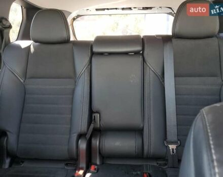 Белый Мицубиси Аутлендер, объемом двигателя 2.49 л и пробегом 43 тыс. км за 14318 $, фото 9 на Automoto.ua