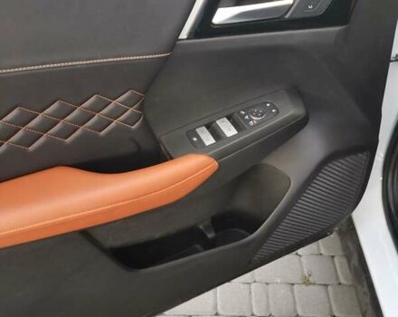 Белый Мицубиси Аутлендер, объемом двигателя 2.4 л и пробегом 61 тыс. км за 37000 $, фото 4 на Automoto.ua