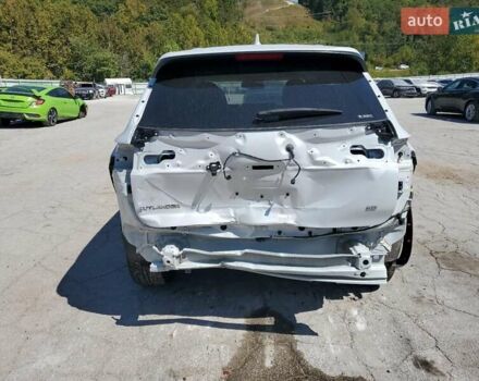 Белый Мицубиси Аутлендер, объемом двигателя 2.49 л и пробегом 43 тыс. км за 14318 $, фото 4 на Automoto.ua