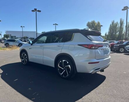 Белый Мицубиси Аутлендер, объемом двигателя 0 л и пробегом 24 тыс. км за 18500 $, фото 5 на Automoto.ua