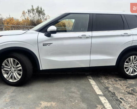 Белый Мицубиси Аутлендер, объемом двигателя 2.36 л и пробегом 33 тыс. км за 34600 $, фото 11 на Automoto.ua