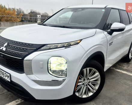 Белый Мицубиси Аутлендер, объемом двигателя 2.36 л и пробегом 33 тыс. км за 34600 $, фото 9 на Automoto.ua