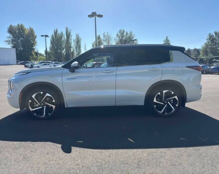 Белый Мицубиси Аутлендер, объемом двигателя 0 л и пробегом 24 тыс. км за 18500 $, фото 2 на Automoto.ua