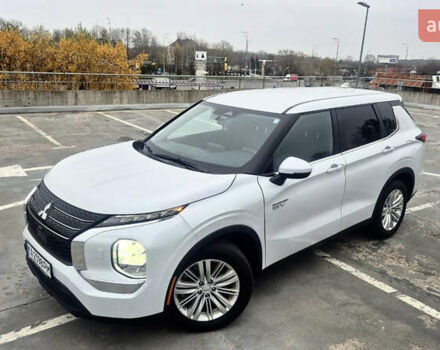 Белый Мицубиси Аутлендер, объемом двигателя 2.36 л и пробегом 33 тыс. км за 34600 $, фото 7 на Automoto.ua