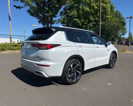 Белый Мицубиси Аутлендер, объемом двигателя 0 л и пробегом 24 тыс. км за 18500 $, фото 3 на Automoto.ua