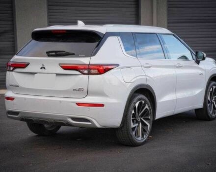 Белый Мицубиси Аутлендер, объемом двигателя 2.4 л и пробегом 30 тыс. км за 14000 $, фото 5 на Automoto.ua