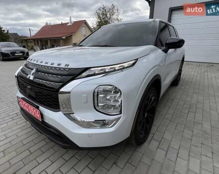 Белый Мицубиси Аутлендер, объемом двигателя 2.49 л и пробегом 45 тыс. км за 28500 $, фото 5 на Automoto.ua