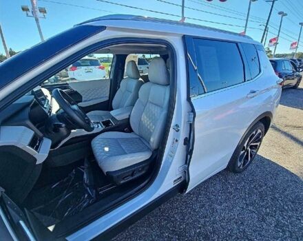 Белый Мицубиси Аутлендер, объемом двигателя 0 л и пробегом 48 тыс. км за 25300 $, фото 2 на Automoto.ua